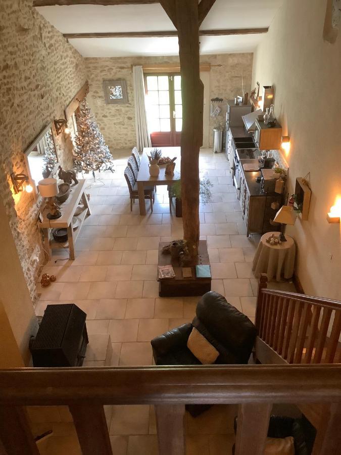 Gîte vallée magique Panissaud Le Grand-Madieu Esterno foto