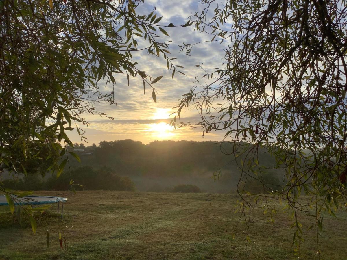 Gîte vallée magique Panissaud Le Grand-Madieu Esterno foto